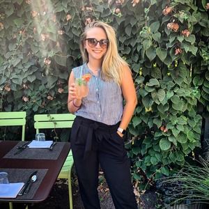 Meet your Posher, Olivia